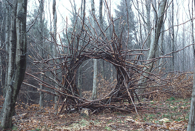 Andy-Goldwworthy-Woven-Branch-Circular-Arch-Dumfrieshire-1986
